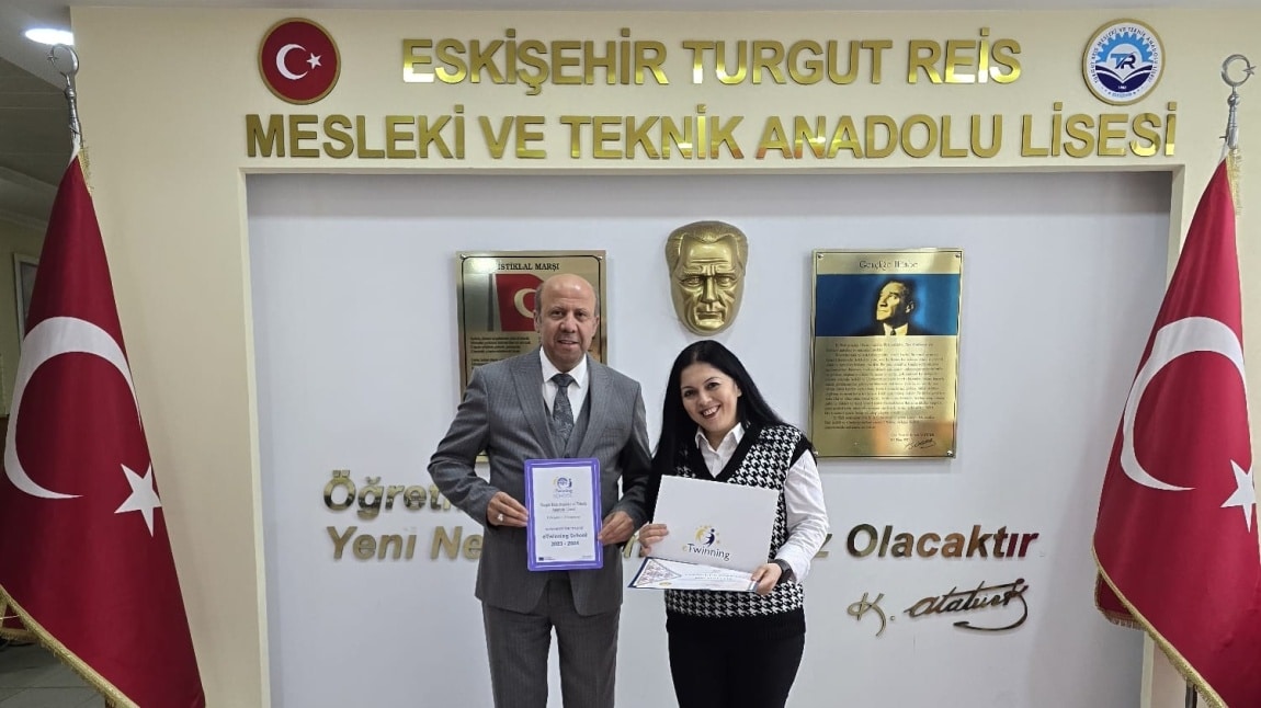 E-twinning Projeleri Kalite Etiketi ve E-twinning Okul Levhası